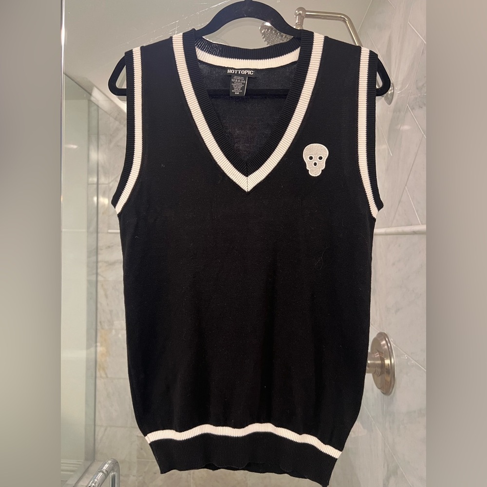 Hot Topic sweater vest. Barely worn